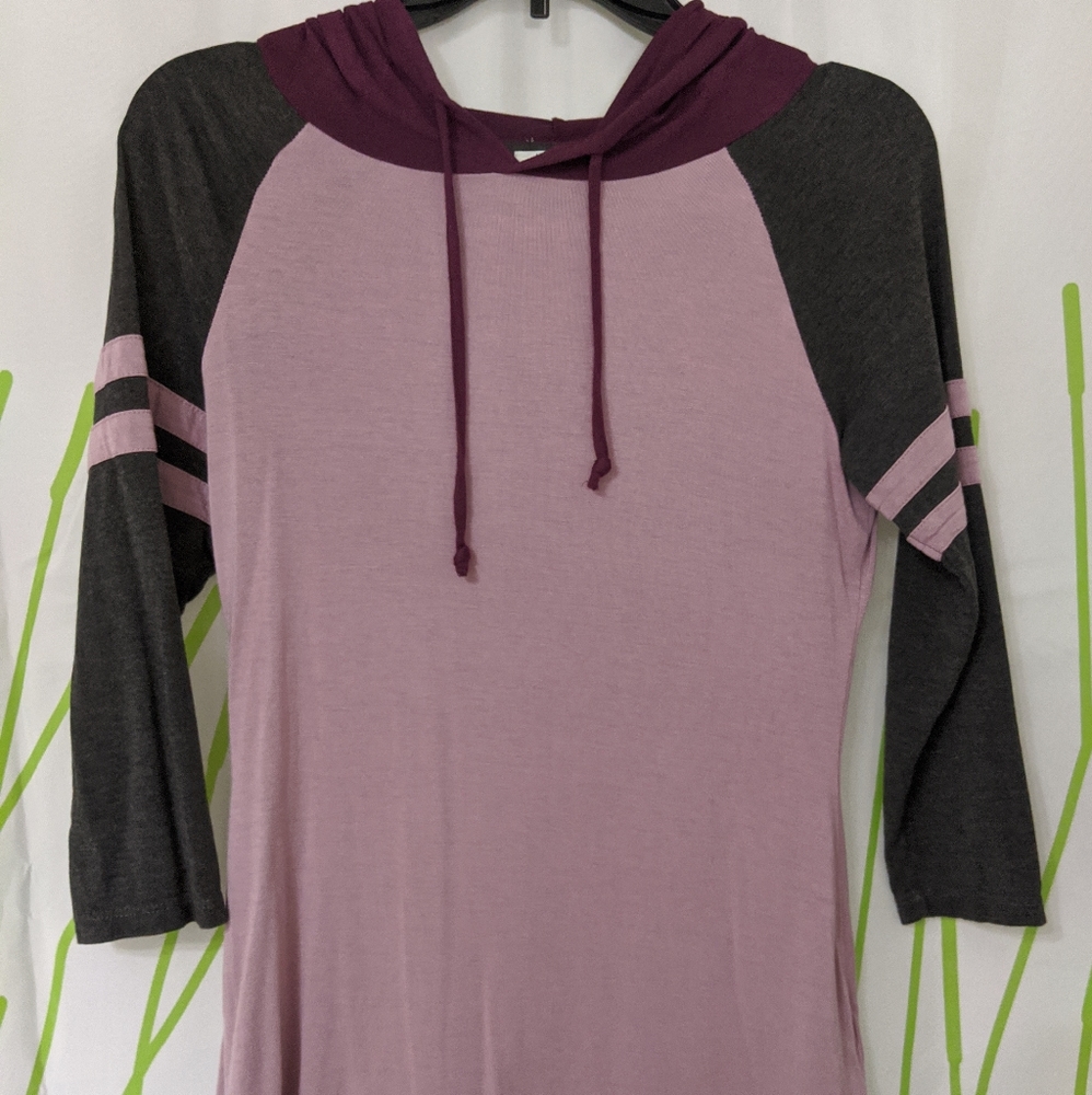 3/4 sleeve hooded shirt size small LIKE NEW